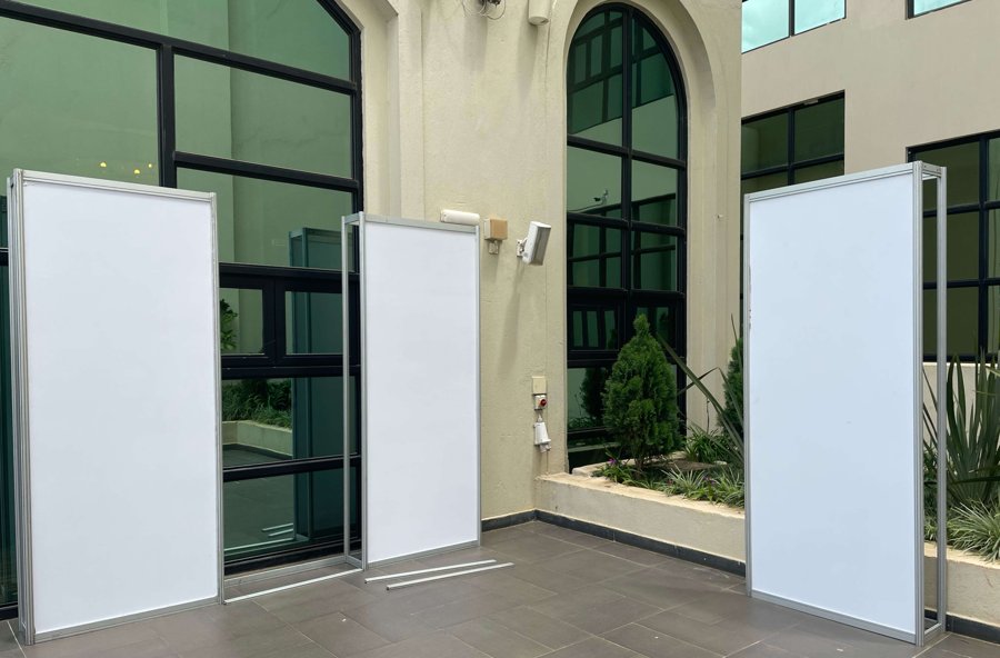 Freestanding shell scheme panels